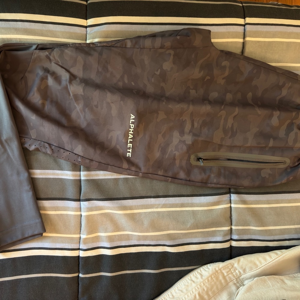 Alphalete mens joggers